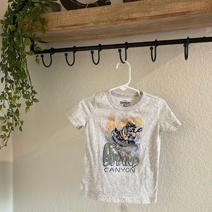 Osh Kosh B’gosh boys shirt. Size 24M🤍